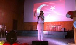 İstiklal Marşı’nı ezbere okuyan küçük Zeynep’in performansı duygulandırdı