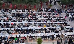 Okul bahçesinde şehitler için iftar düzenlendi