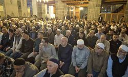 Samsun’da Kadir Gecesi’nde camiler doldu taştı