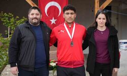 17 yaşında güreşte Edirne’nin gururu oldu