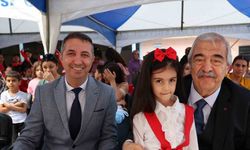 Abdulkadir Konukoğlu mezun olduğu ilkokulda