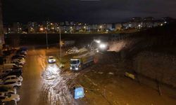Ankara’da yağmur sonrası istinat duvarı çöktü
