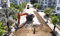 Başkan Çerçioğlu Efeler’in yollarını yenilemeyi sürdürüyor
