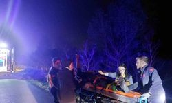 Böyle tiryakilik görülmedi: Şarampole uçan araçtan yaralı kurtarıldı, sedyede sigara yaktı