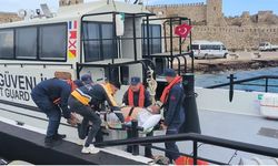 Bozcaada’da solunum yetmezliği çeken hastanın tıbbi tahliyesi Sahil Güvenlik ekiplerince gerçekleştirildi