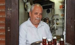 Çaycı İsmet Usta’nın ocağı 35 yıldır bir metrekarelik dükkanda kaynıyor