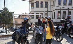 Çocuklar motosiklet tutkularıyla buluştu, ortaya renkli görüntüler çıktı