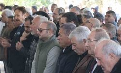 Ersun Yanal’ın annesi son yolculuğuna uğurlandı