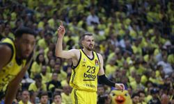 Fenerbahçe, play-off serisinde 1-0 öne geçti