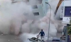 Kartal’da bir bina yıkım esnasında çöktü