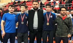 Kütahyalı güreşçiler Bilecik’te madalyaları topladı