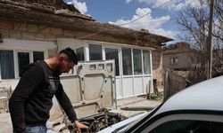 Otomobili muayeneden geçen vatandaş, sevincini zurna ile kutladı