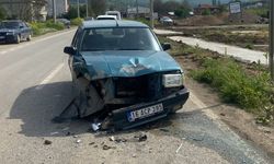Traktör ile otomobil çarpıştı: 1’i çocuk, 3 yaralı