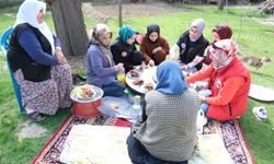 Üniversite öğrencilerinden yardıma muhtaç yaşlılara vefa örneği
