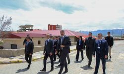Vali Çelik sağlık çalışanlarını dinledi