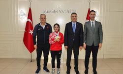 Vali Toros, Avrupa şampiyonu halterci Gamze Altun’u ağırladı
