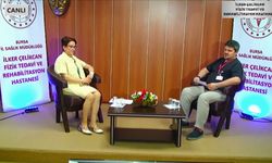 Ayna karşısında duruş bozukluğu skolyozun habercisi olabilir