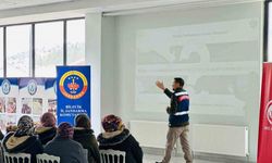 Dodurga’da ’Ailenin Önemi’, ’En İyi Narkotik Polisi Anne’ ve ’Kadına Yönelik Şiddetle Mücadele’ başlıklı eğitim