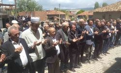Hisarcık Aşağı Yoncaağaç köyünde hayır yemeği ve yağmur duası