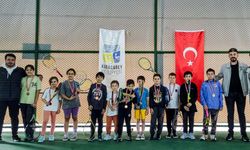 Karacabey Belediyesi Spor Tesisleri’nde minik raketler sahne aldı