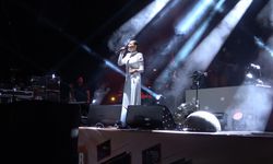 Kilis’te vatandaşlar Merve Özbey ile coştu