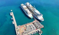 Kuşadası’na iki kruvaziyerle 6 bin 409 turist geldi
