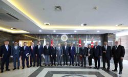 Ticaret Bakanı Bolat, Uluslararası Nakliyeciler Derneği üyeleriyle bir araya geldi