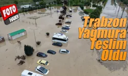 Trabzon'u yağmur vurdu, eski devlet sahil yolu sular altında kaldı