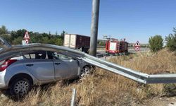 Çorum’da otomobil bariyerlere girdi: 1 yaralı