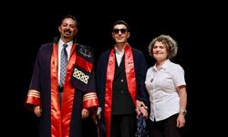 Görme engelli genç, hukuk fakültesini başarıyla bitirdi