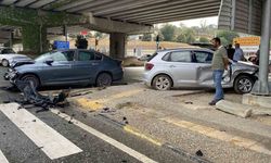 Kastamonu’da üç araç birbirine girdi: 5 yaralı