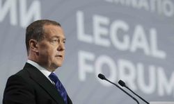 Medvedev’den Trump’a cevap: "Rusya, İsrail ya da İran değil"
