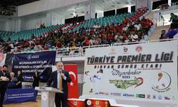 Bakan Bak: "Diyarbakır’a yaklaşık 3.5 milyar lira spor yatırımı, tesis yatırımı yapacağız"