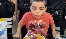 Şanlıurfa’da yunus polislerinden hasta çocuğa doğum günü sürprizi