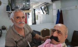 Sivas’ın en yaşlı berberi, 35 yıldır kerpiç dükkanda berberlik yapıyor