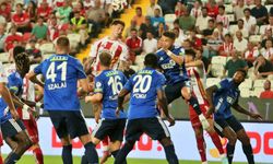 Trendyol Süper Lig: Antalyaspor: 2 - Kasımpaşa: 1 (İlk yarı)