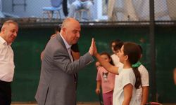 Vali Coşkun minik sporcularla bir araya geldi