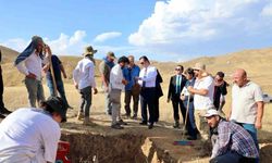 Vali Karakaya, Karçınbaşı kazı alanında incelemelerde bulundu
