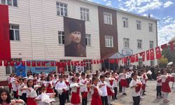 Ahlat’ta İlköğretim Haftası kutlandı