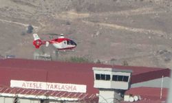Asfiksi hastası yenidoğan bebek ambulans helikopterle Van’a getirildi