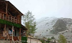 Bayburt’un yüksek rakımlı köylerinde kar yağışı etkili oldu