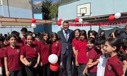 Hakkâri’de İlköğretim Haftası coşkusu