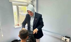 Muhtar anadan öğrencilere kırtasiye desteği