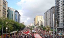 Pakistan’da binlerce kişi Gazze için yürüdü