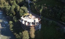 Fırtına Deresi kenarındaki 5 katlı tesis yıkıldı