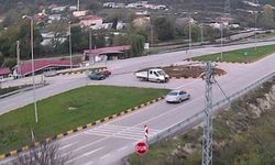 Bartın’da kaza anı güvenlik kamerasında