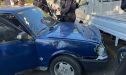 Bursa’da direksiyon hakimiyetini kaybeden sürücü kamyonete çarptı