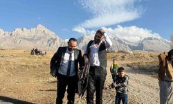 Çamardı’da ’damat serinletme’ geleneği renkli görüntülere sahne oldu