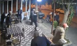 Depreme kahvehanede yakalanan vatandaşların panik hali kamerada