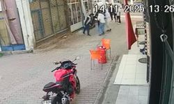 Gençlerin kavgası kanlı bitti: Bıçaklayıp, hiçbir şey olmamış gibi uzaklaştı